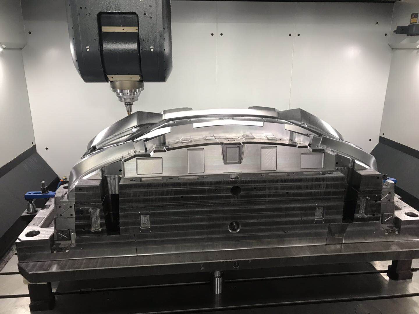 Präzision und Haltbarkeit: Der Schlüssel zu hochwertigen Automobilformen